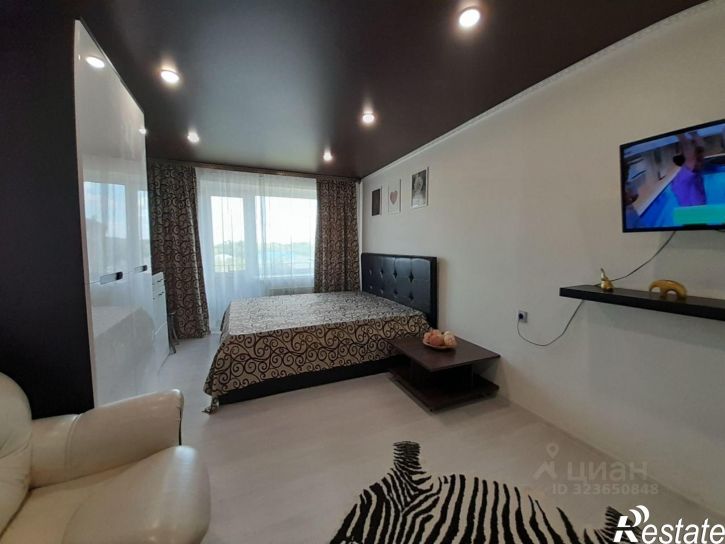 1-комн квартира улица Нефтяников, 1В,  д. 1В