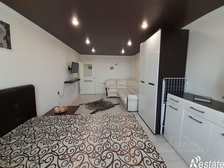 1-комн квартира улица Нефтяников, 1В,  д. 1В