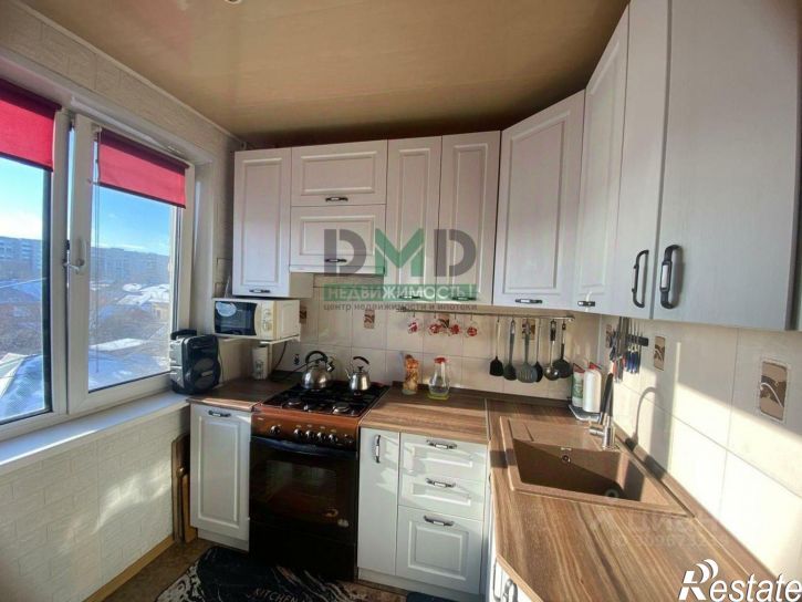 4-комн квартира улица Короленко, 118,  д. 118