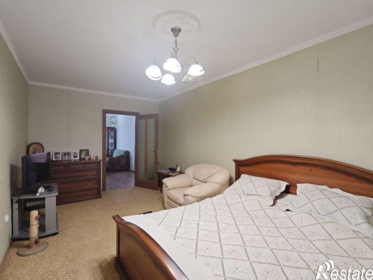 4-комн квартира ул Машиностроителей, 8,  д. 8