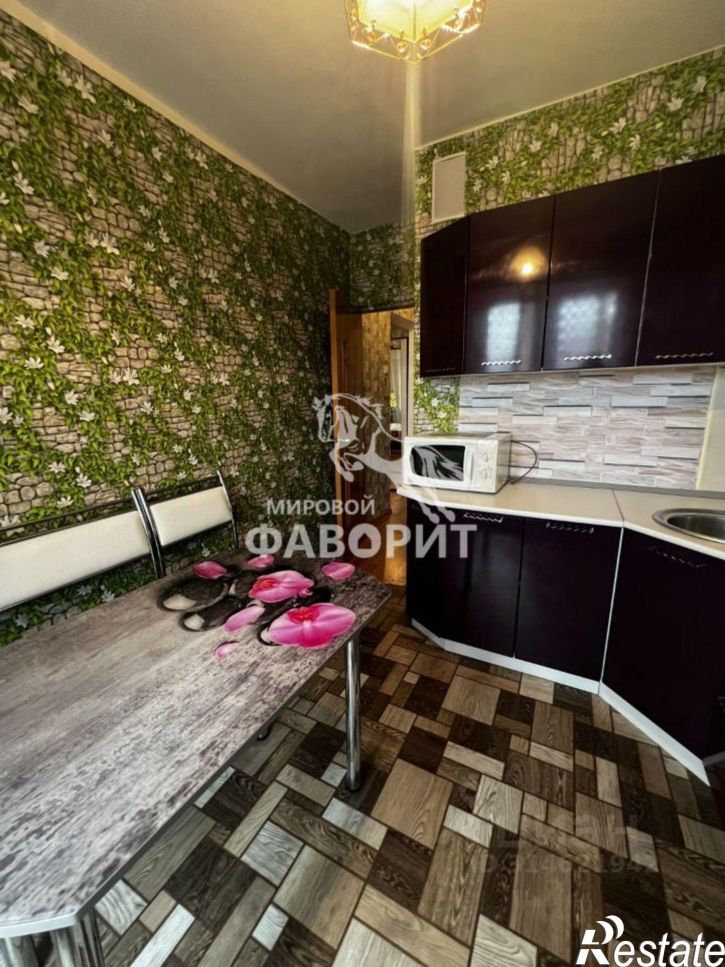 2-комн квартира улица Короленко, 17,  д. 17