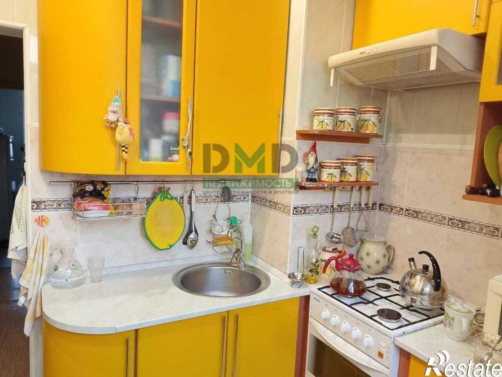 2-комн квартира улица Короленко, 11,  д. 11