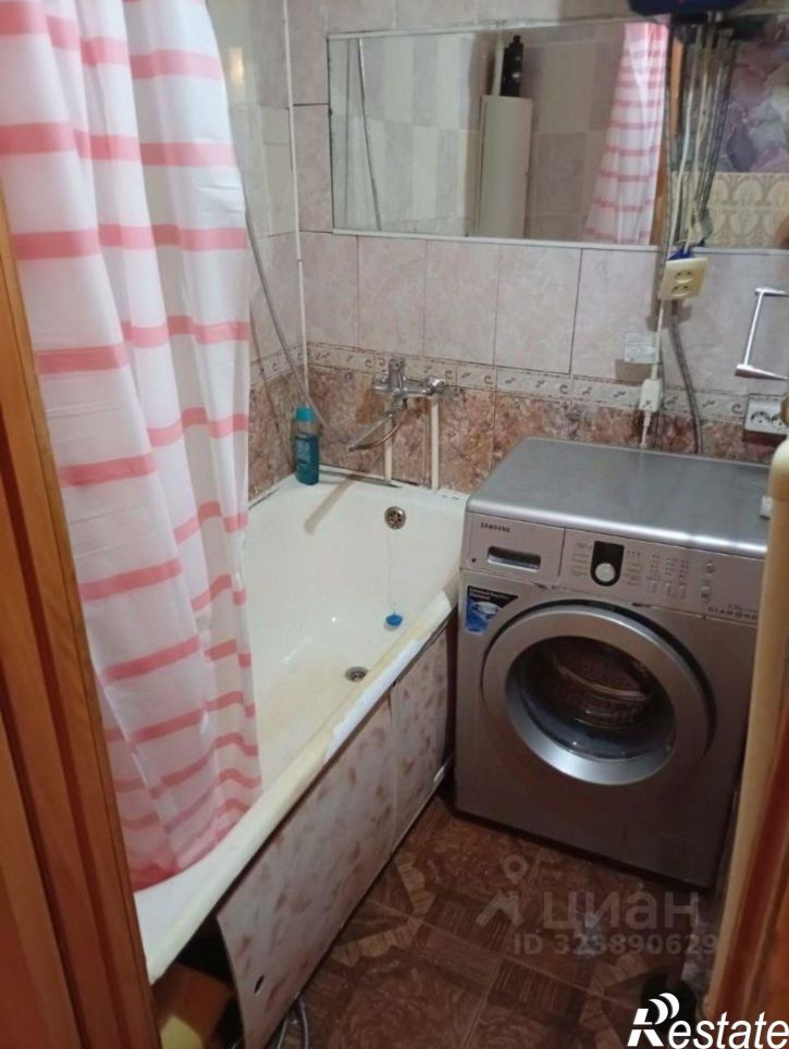 4-комн квартира улица Короленко, 128А,  д. 128А