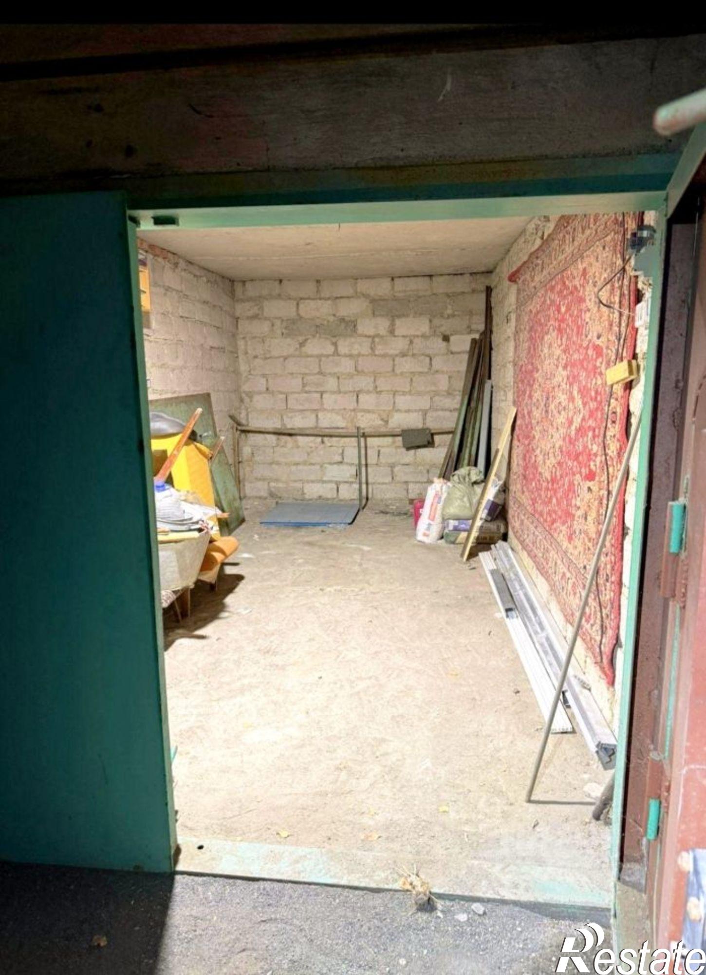 Купить гараж, место в паркинге за 250 000 рублей на ул Стартовая, 10А