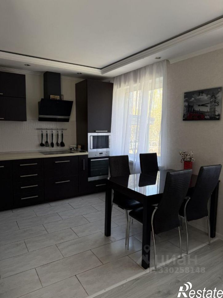 4-комн квартира Домбаровская улица, 32,  д. 32