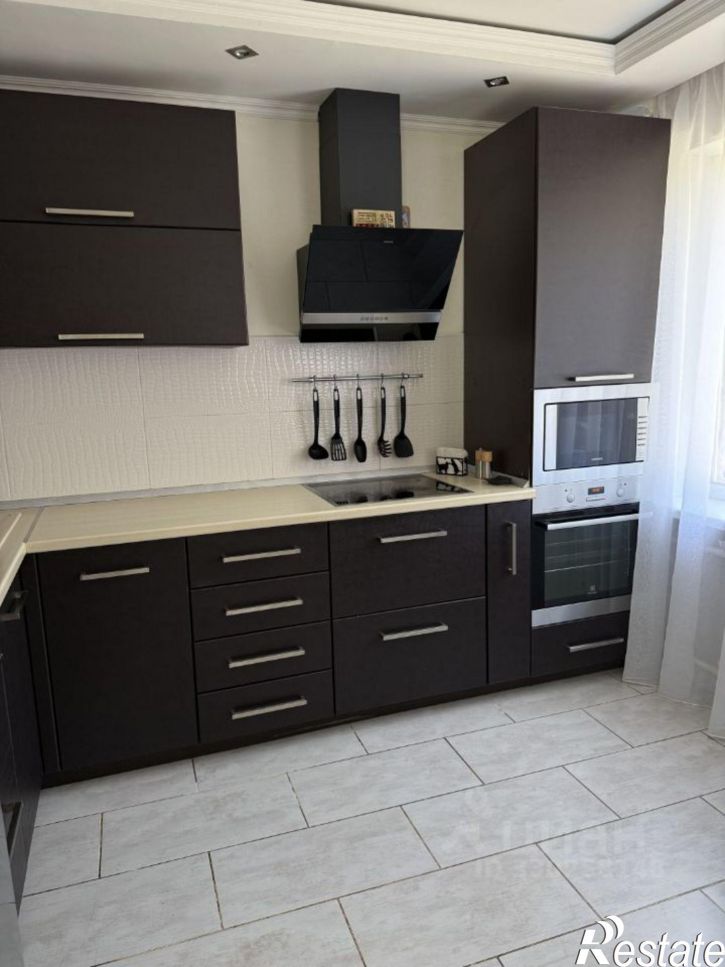 4-комн квартира Домбаровская улица, 32,  д. 32