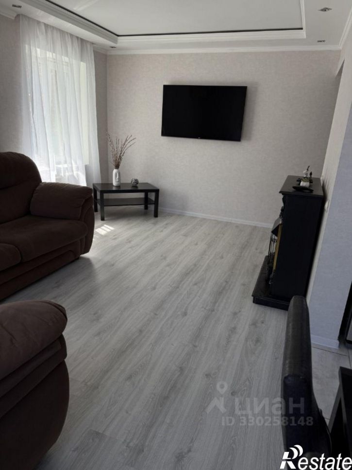 4-комн квартира Домбаровская улица, 32,  д. 32