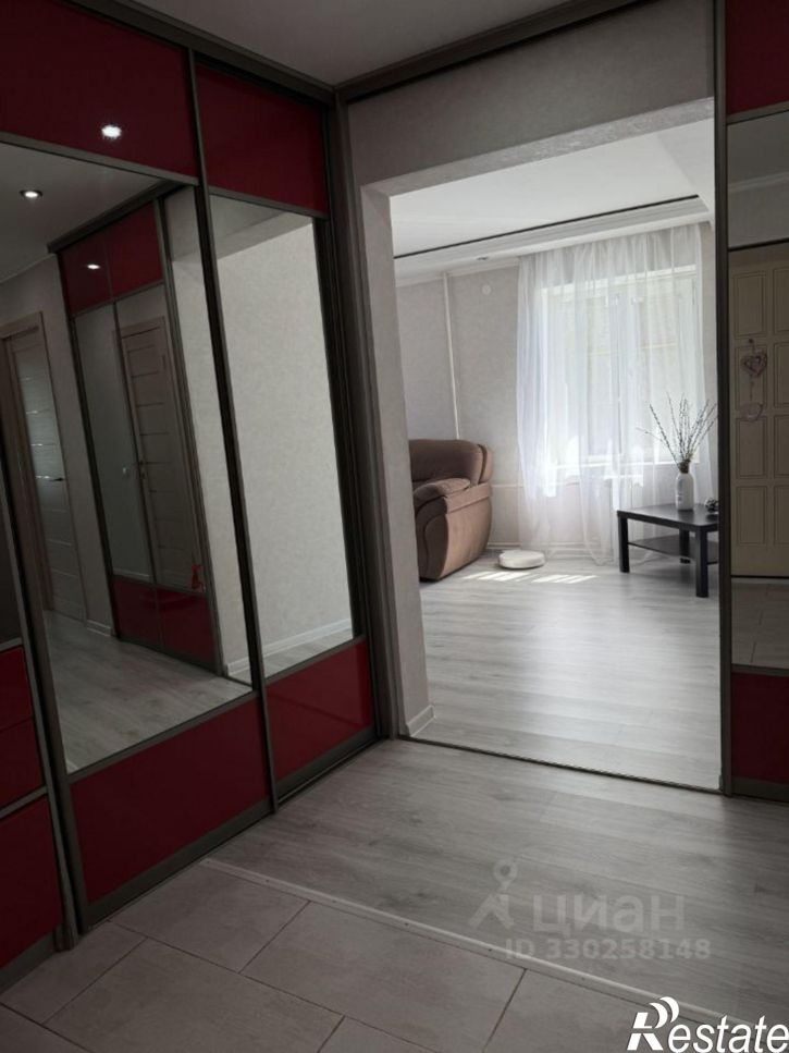 4-комн квартира Домбаровская улица, 32,  д. 32