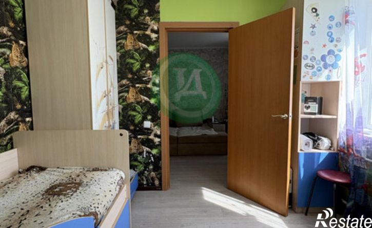 4-комн квартира улица Комарова, 16,  д. 16