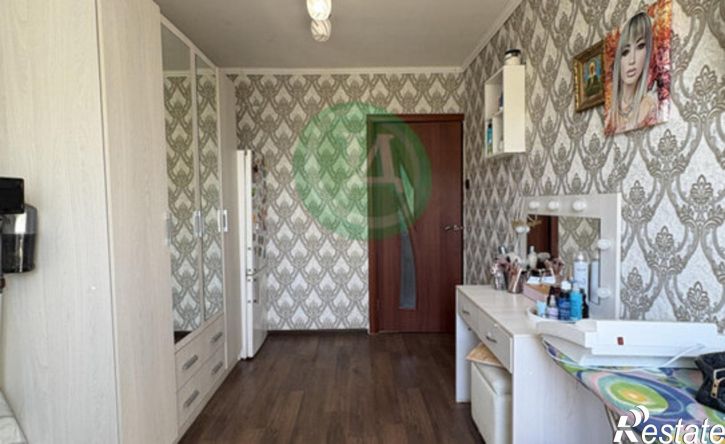 4-комн квартира улица Комарова, 16,  д. 16
