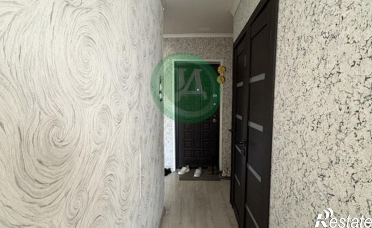 4-комн квартира улица Комарова, 16,  д. 16