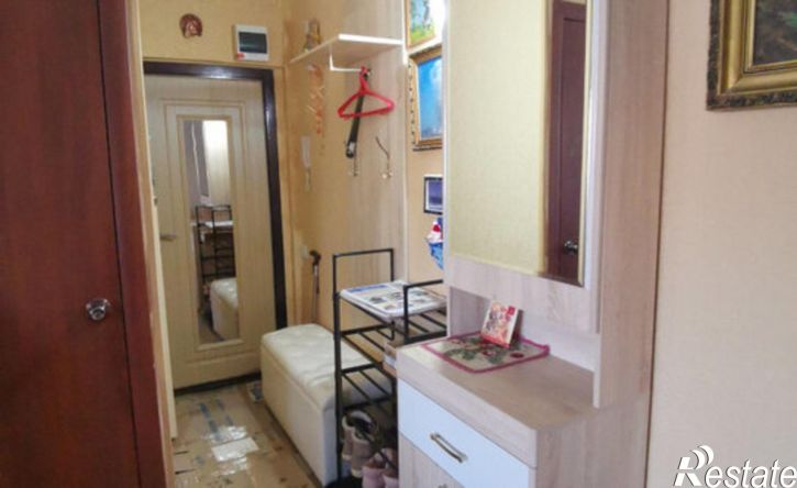 3-комн квартира 6-й микрорайон, 1