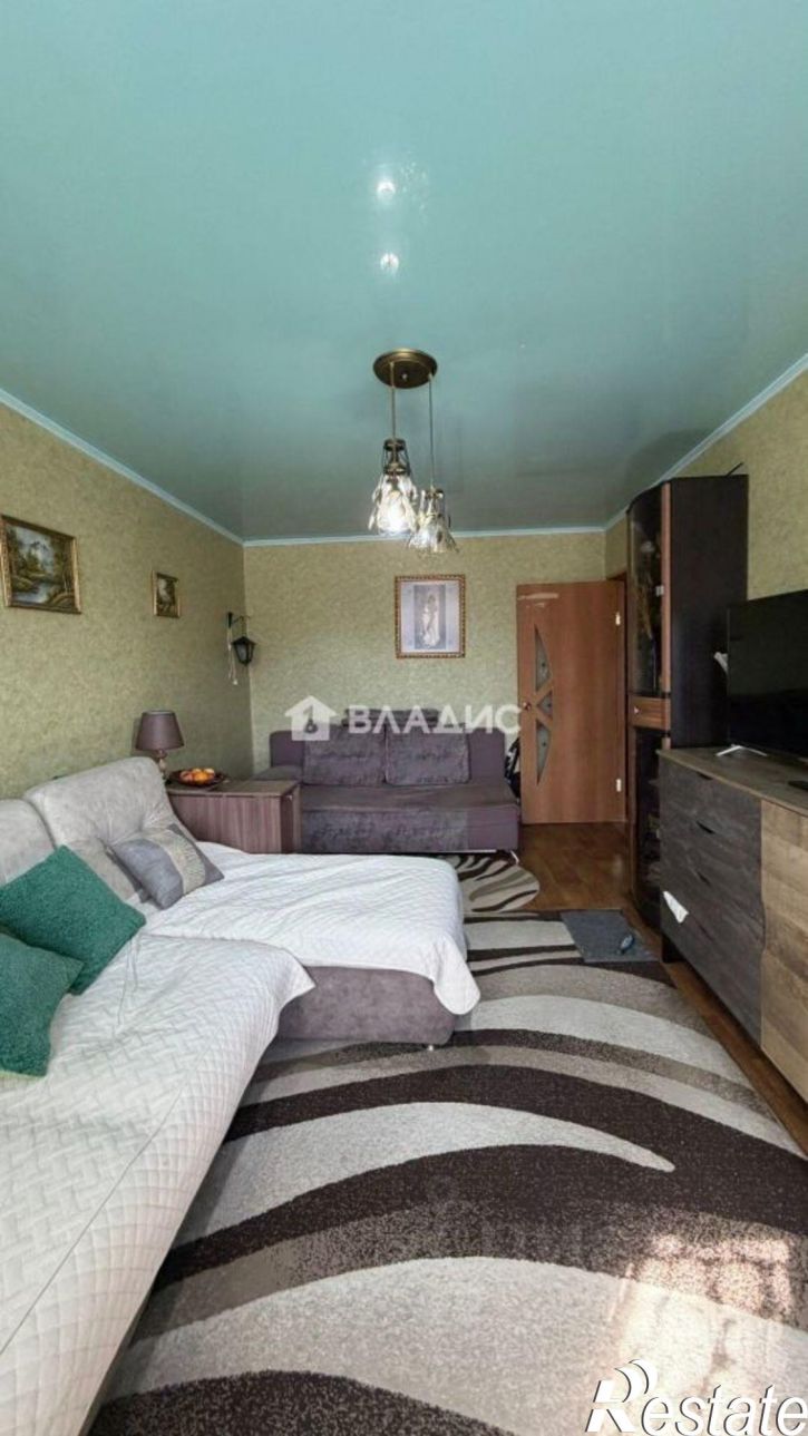 3-комн квартира улица Короленко, 118,  д. 118