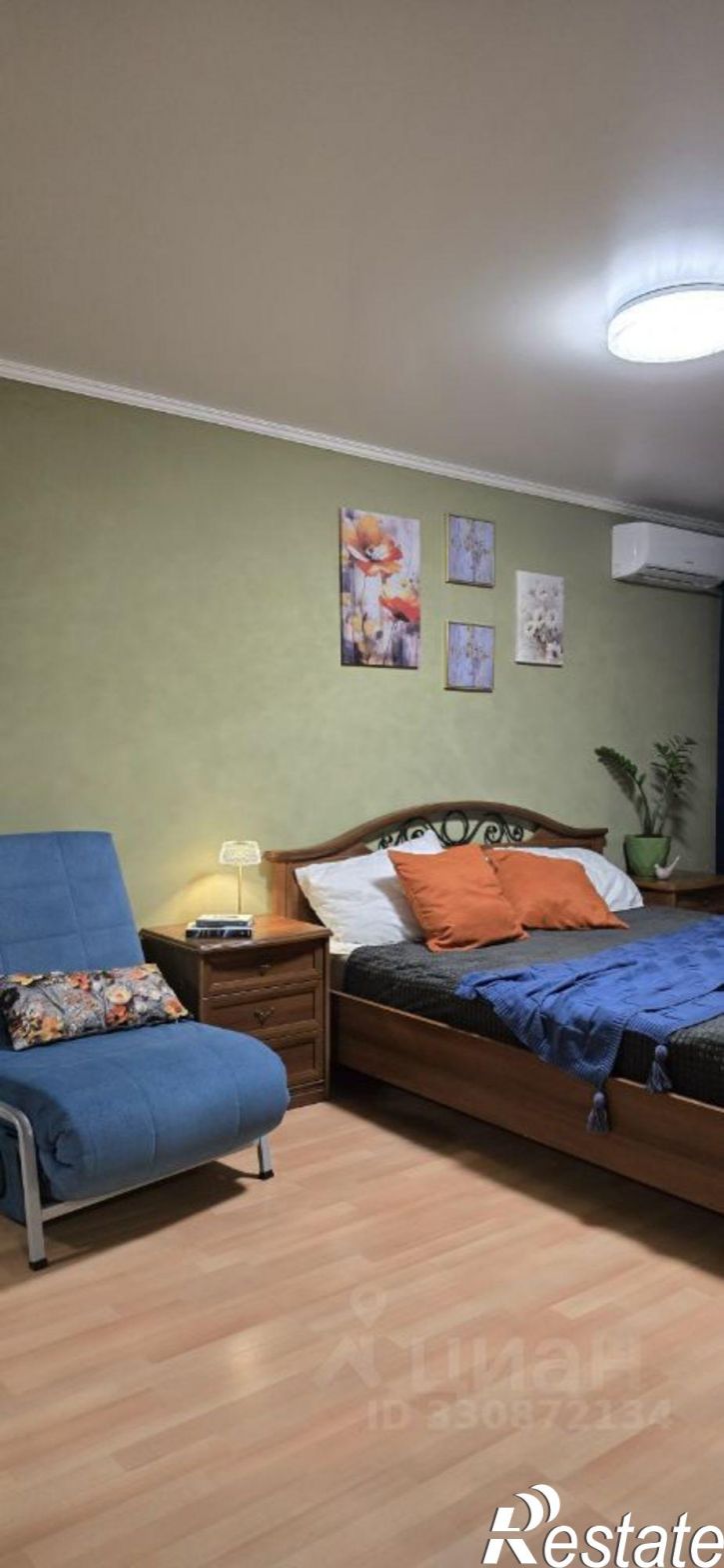 2-комн квартира улица Нефтяников, 6А,  д. 6А