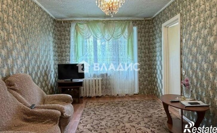 4-комн квартира улица Комарова, 16,  д. 16