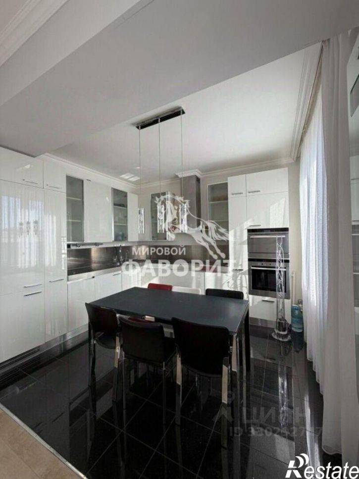 4-комн квартира улица Мира, 16,  д. 16