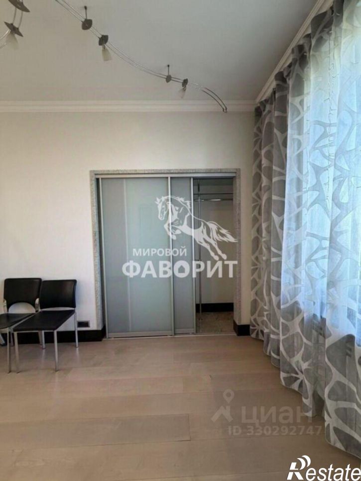 4-комн квартира улица Мира, 16,  д. 16