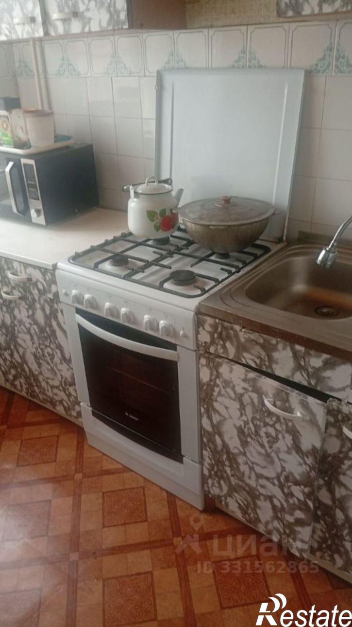 3-комн квартира ул Братская, 40,  д. 40