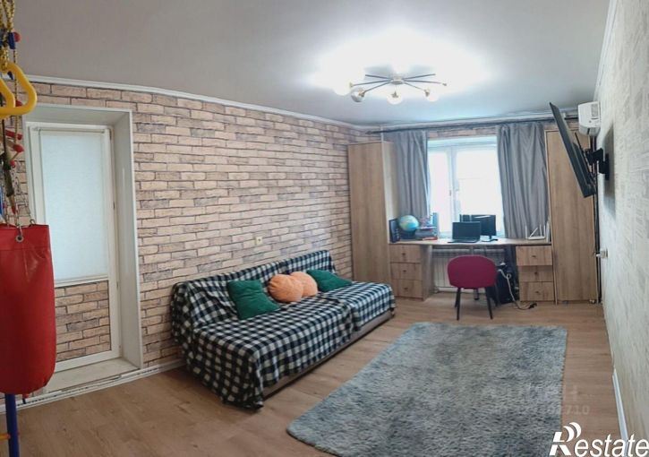 3-комн квартира ул Стасова, 8,  д. 8