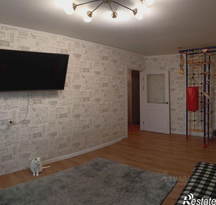 3-комн квартира ул Стасова, 8,  д. 8