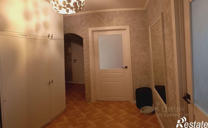 3-комн квартира ул Стасова, 8,  д. 8