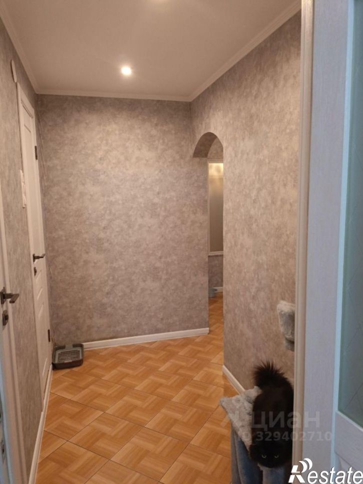 3-комн квартира ул Стасова, 8,  д. 8