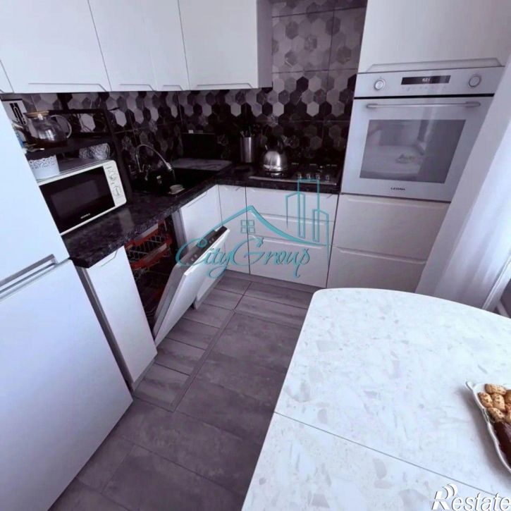 3-комн квартира мкр 6-й, 11,  д. 11
