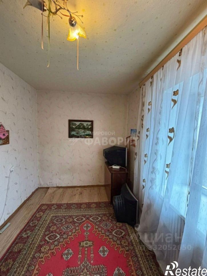 3-комн квартира ул Юлина, 4,  д. 4