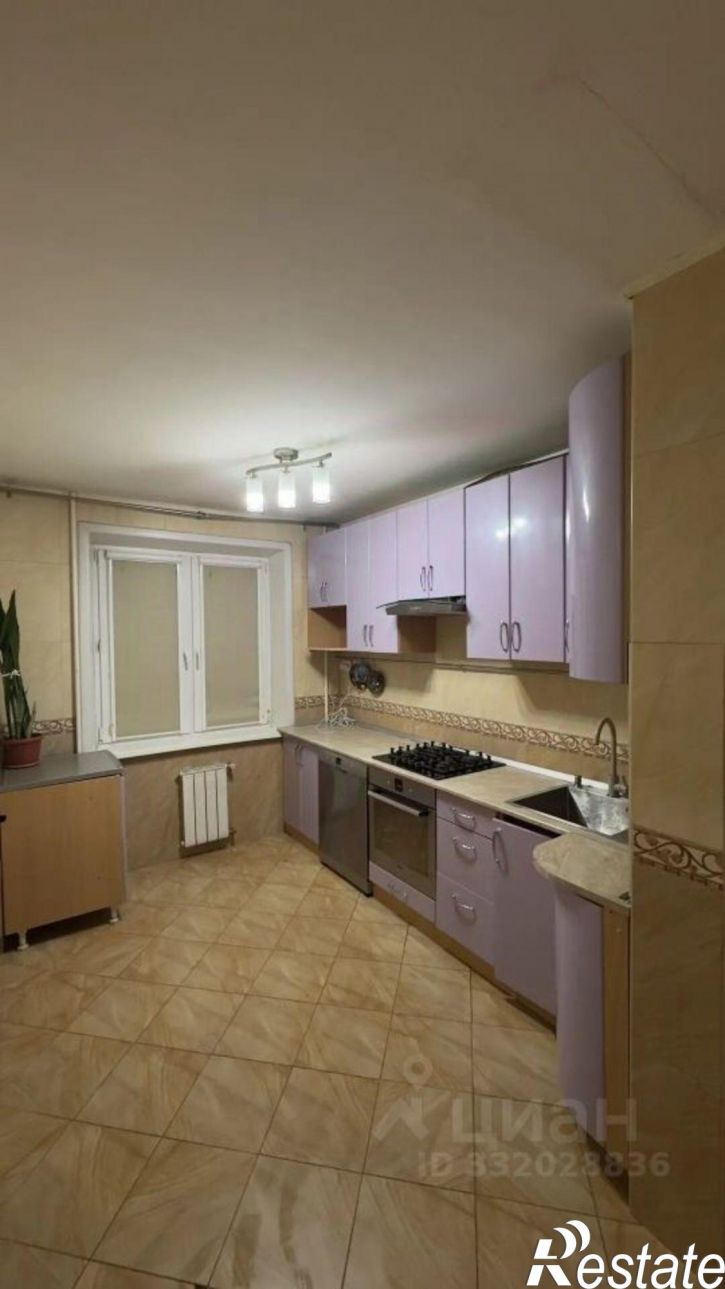 3-комн квартира ул Машиностроителей, 8,  д. 8