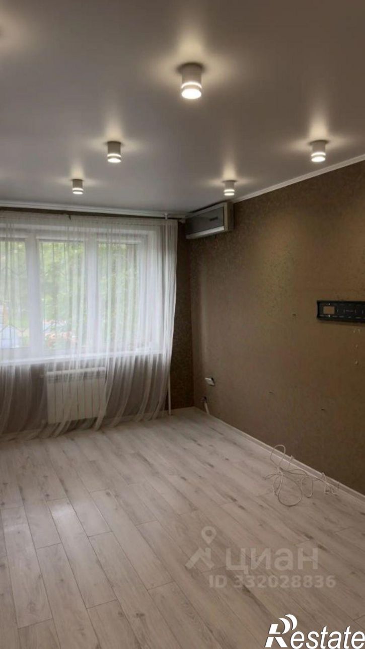 3-комн квартира ул Машиностроителей, 8,  д. 8