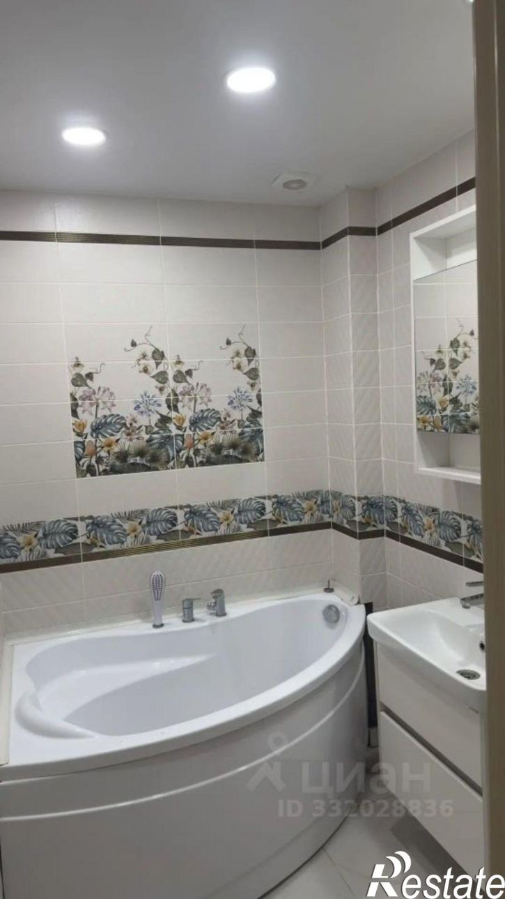 3-комн квартира ул Машиностроителей, 8,  д. 8