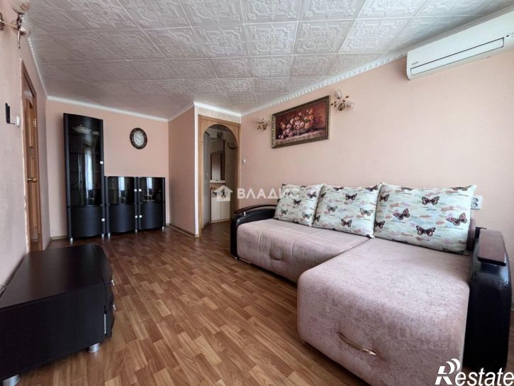 3-комн квартира мкр 6-й, 12,  д. 12