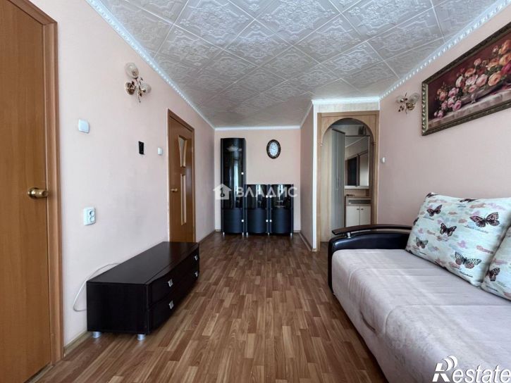 3-комн квартира мкр 6-й, 12,  д. 12