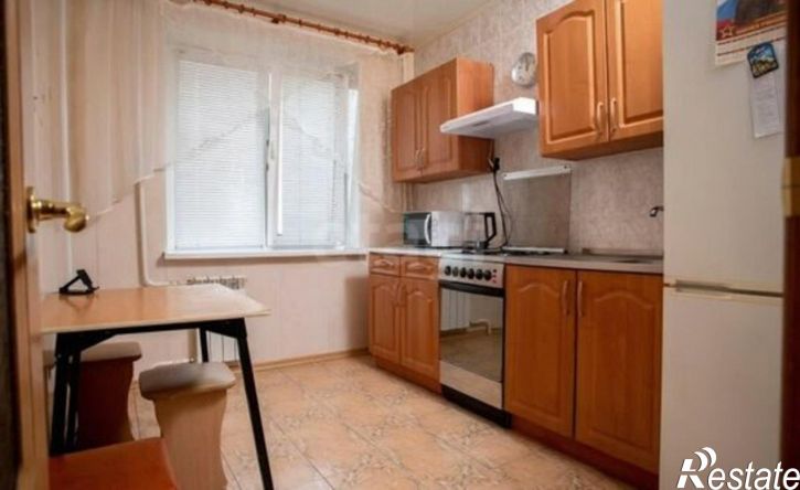 3-комн квартира ул Стасова, 8,  д. 8