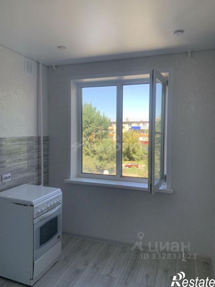 3-комн квартира ул Ялтинская, 93А,  д. 93А