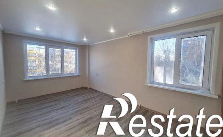 3-комн квартира улица Короленко, 142А,  д. 142А