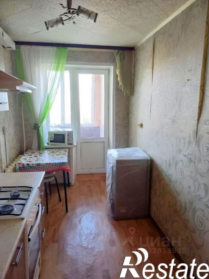 2-комн квартира улица Комарова, 1,  д. 1