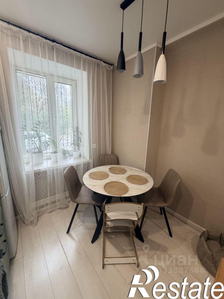 3-комн квартира улица Радостева, 8,  д. 8