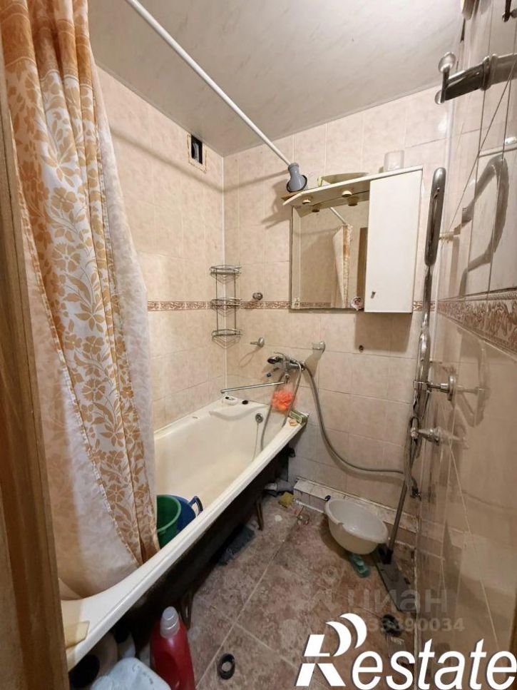 2-комн квартира Братская улица, 42,  д. 42
