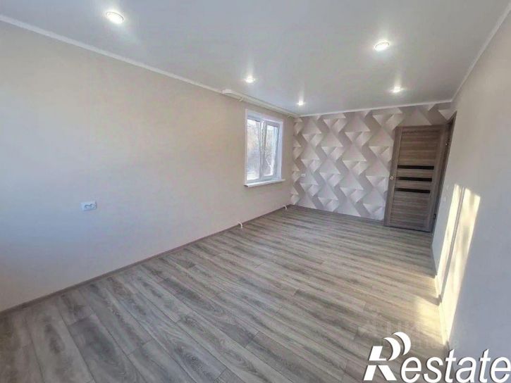 3-комн квартира улица Короленко, 142А,  д. 142А