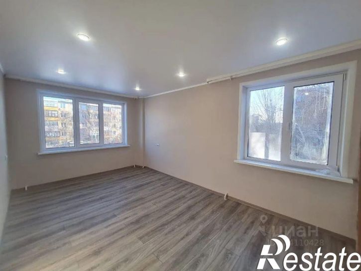 3-комн квартира улица Короленко, 142А,  д. 142А