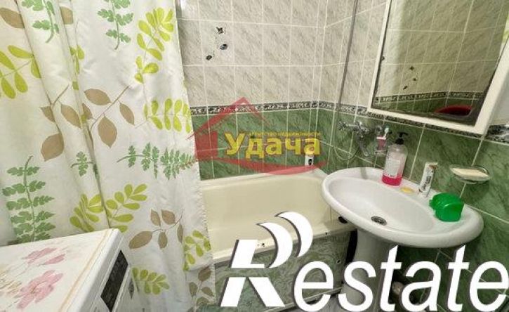 3-комн квартира улица Петровского, 12В,  д. 12В
