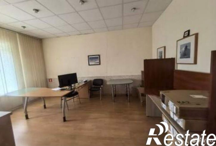Отдельное здание улица Строителей, 28Б,  д. 28Б