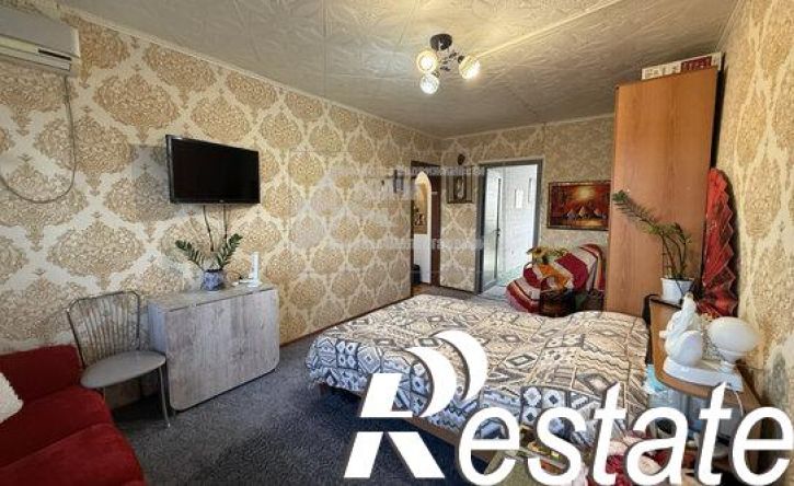 2-комн квартира улица Комарова, 40,  д. 40